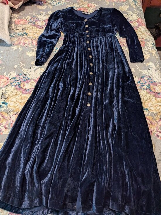 Double D Ranch Dresses & Skirts - Double D Ranch Vintage Velvet Dress